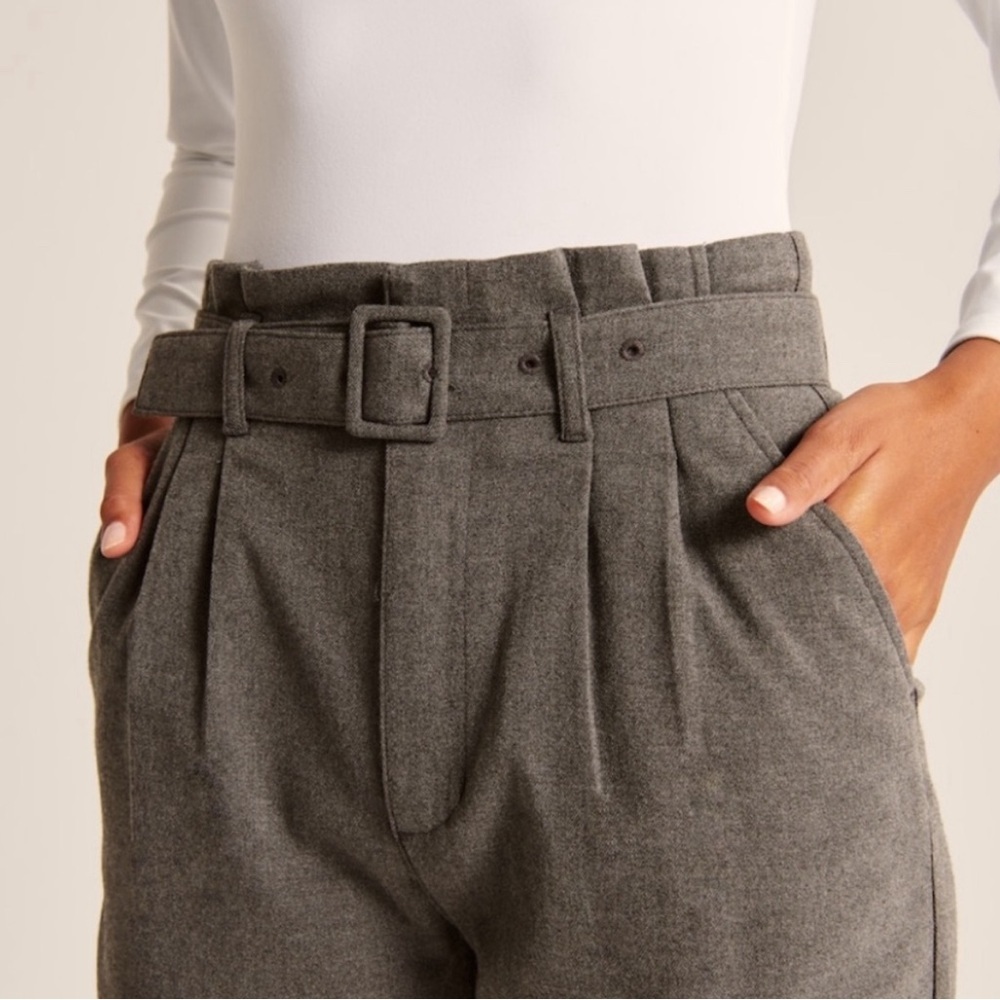 Abercrombie & Fitch Gray Ankle Pants - Picture 2 of 12